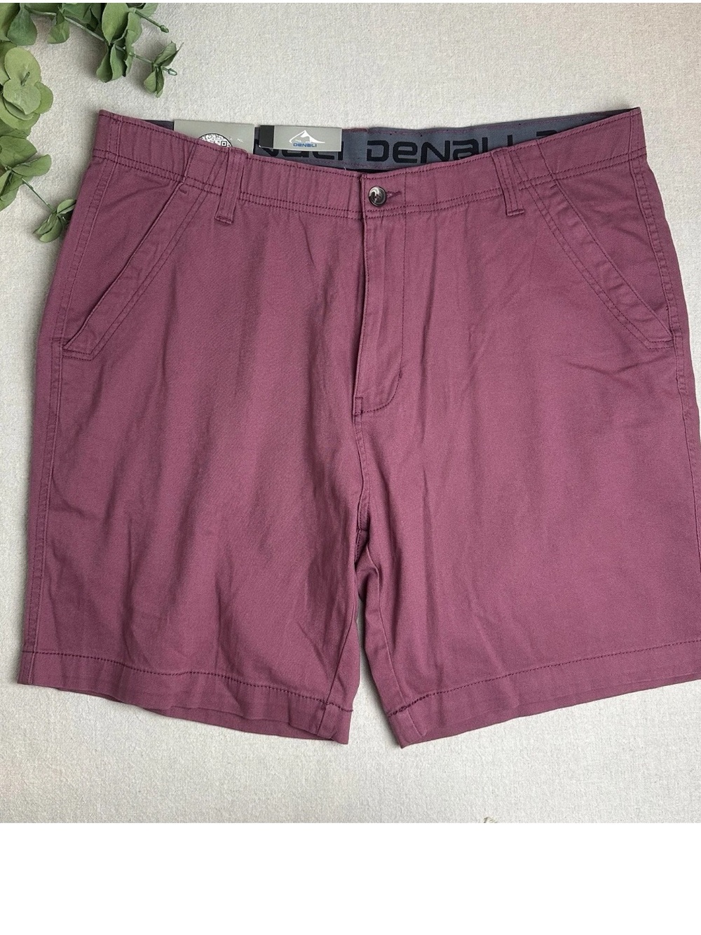 Denali Men's Size 40 Flat Front Shorts 8" Inseam Berry Stretch Cotton NWT